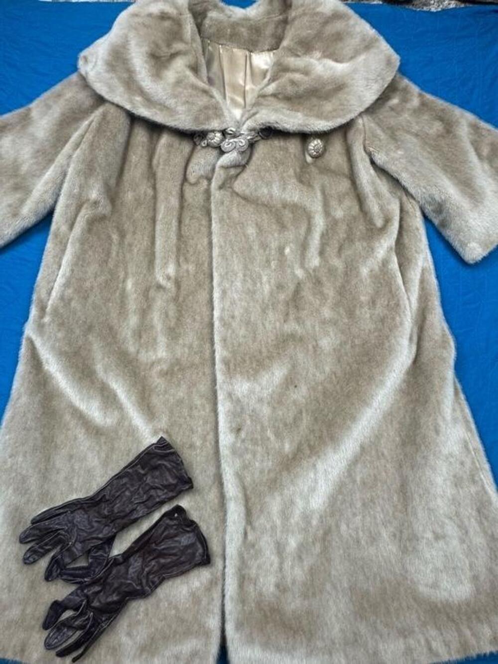 Vintage Dan Millstein Coat Womens M Beige Fur 3/4 Sleeve Shawl Collar USA Formal